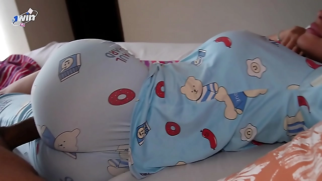 Share Bed with My Stepdad s Hot Girlfriend