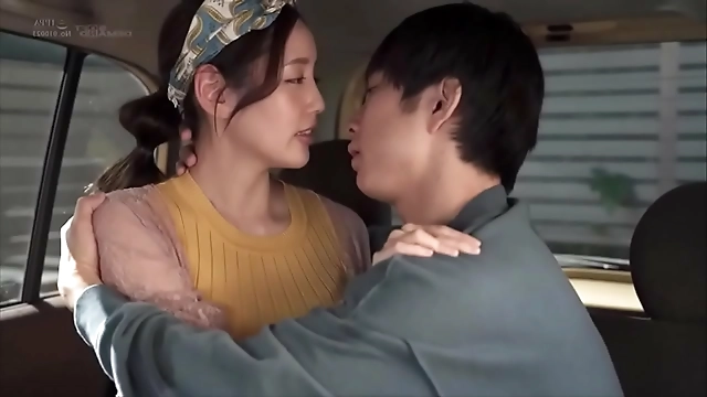 JAV Goddess Kanna Misaki Teaches Virgin Brother-in-Law How to Kiss Seduces Him with Her Luscious Lips!