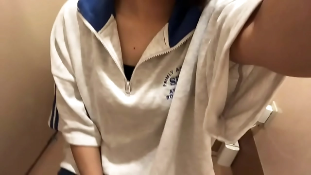 JAV Porn: Meet the Enchantress Oka Homegirl Masturbating & Going Wet in Supermarket