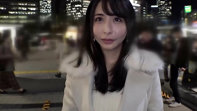 Insatiable Hap-bar Waitress Unleashes Her Inner Beast on Horny Men!