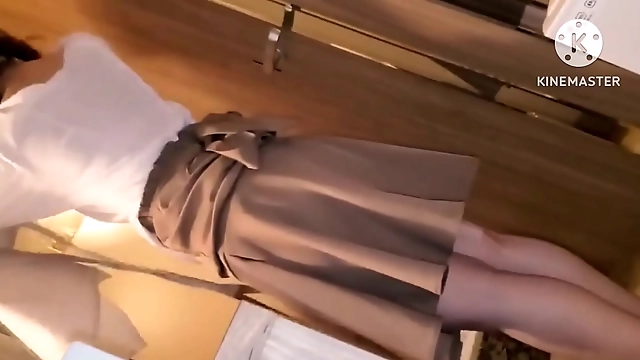 Japanese Beauty Gives Mind-Blowing Creampie Performance